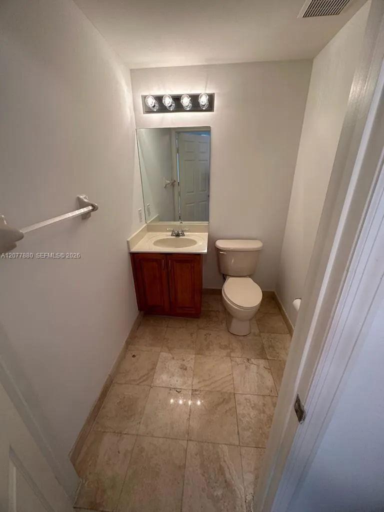 215 SW 42nd Ave #PH11 Miami, FL 33134