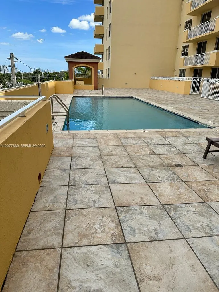 215 SW 42nd Ave #PH11 Miami, FL 33134