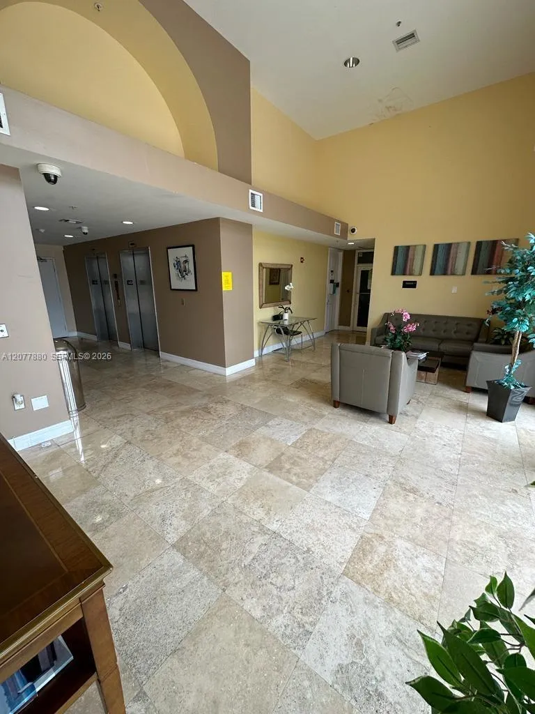 215 SW 42nd Ave #PH11 Miami, FL 33134