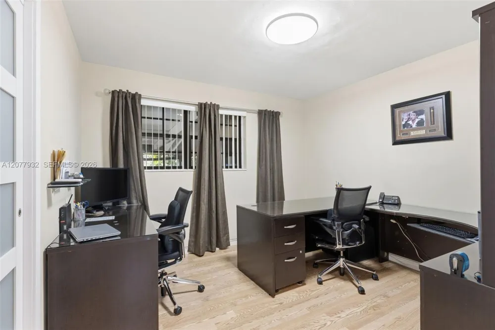 2485 NE 214th St Miami, FL 33180