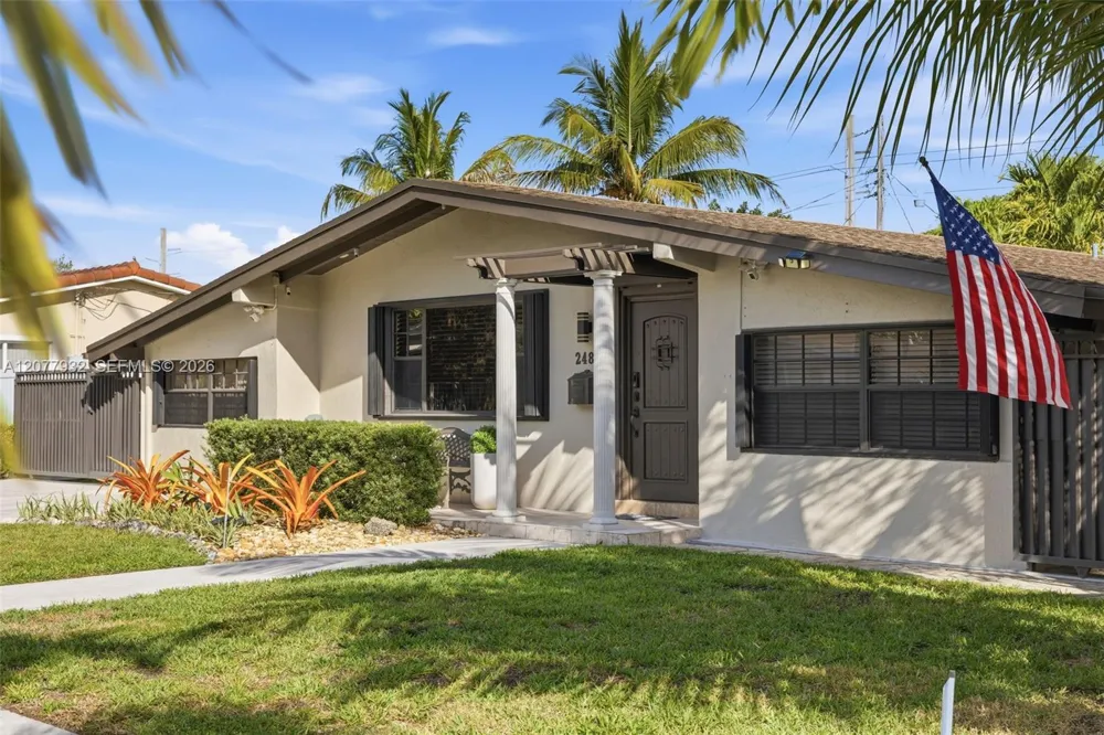 2485 NE 214th St Miami, FL 33180