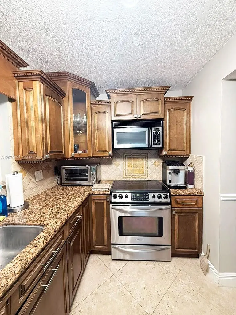 14719 SW 44th Ln Miami, FL 33185
