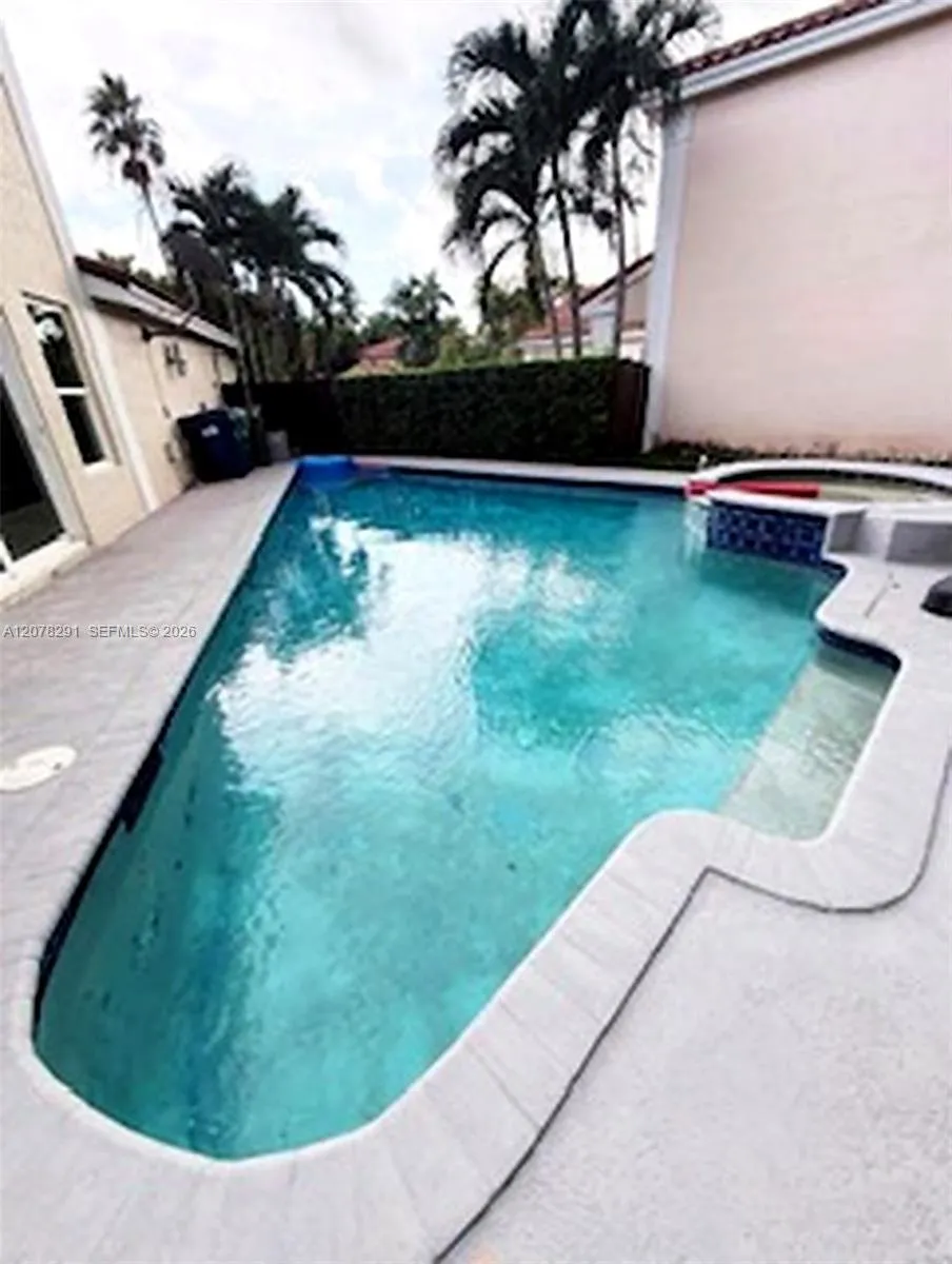 14719 SW 44th Ln Miami, FL 33185