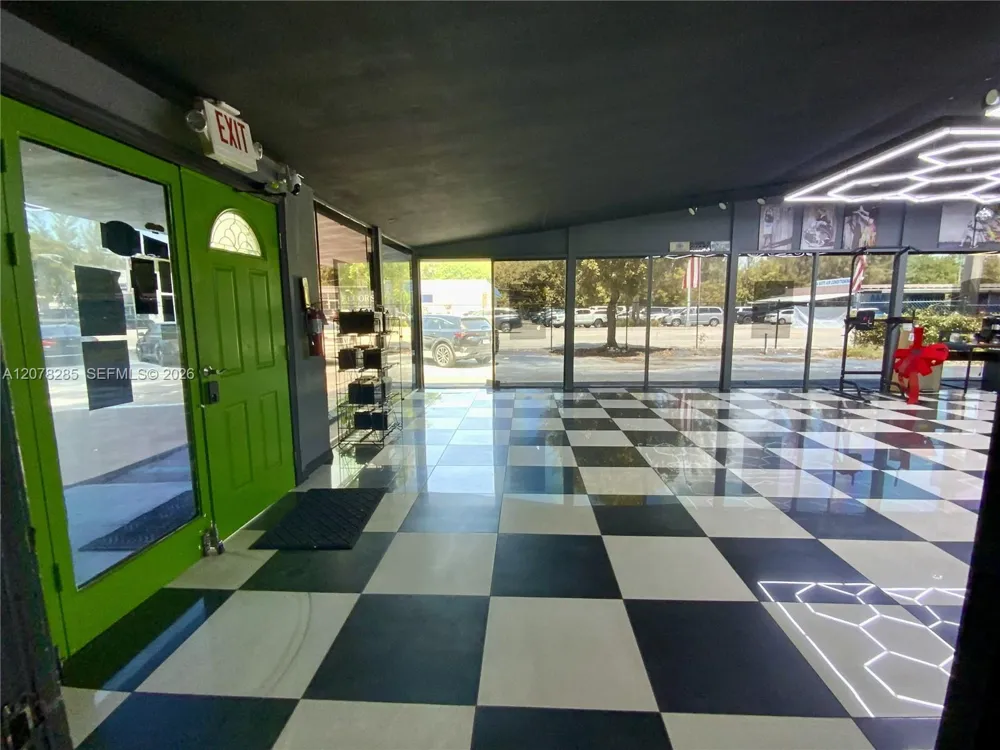 15551 W Dixie Hwy North Miami Beach, FL 33162