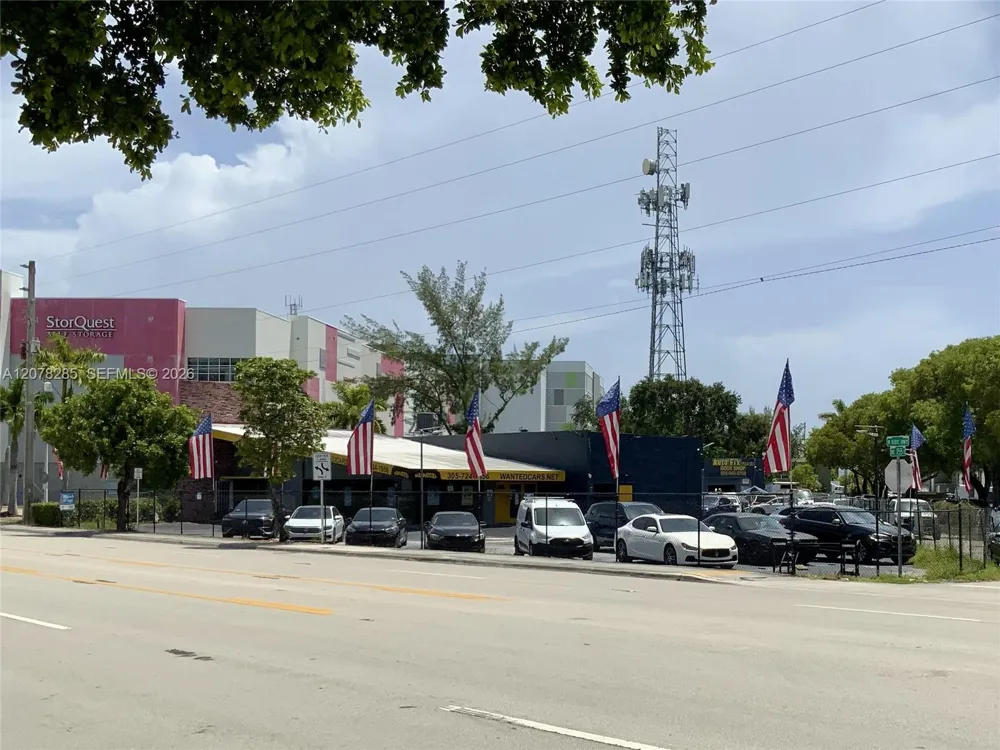 15551 W Dixie Hwy North Miami Beach, FL 33162