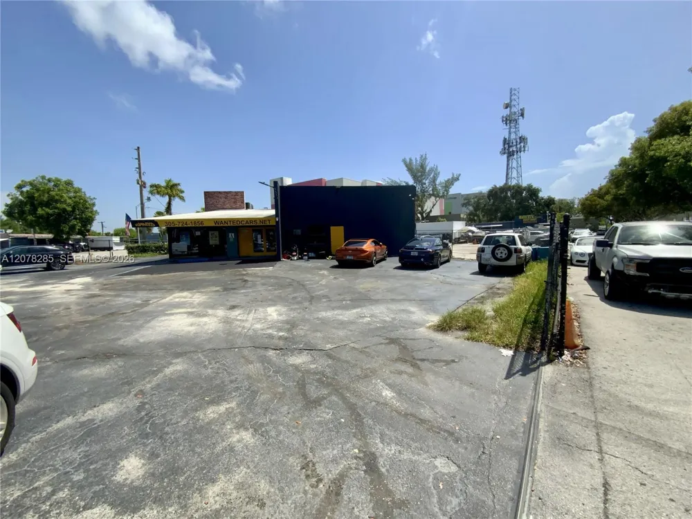 15551 W Dixie Hwy North Miami Beach, FL 33162