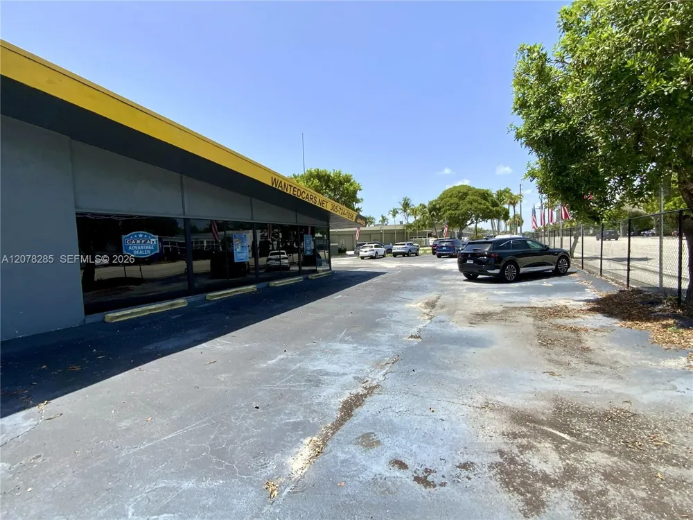 15551 W Dixie Hwy North Miami Beach, FL 33162
