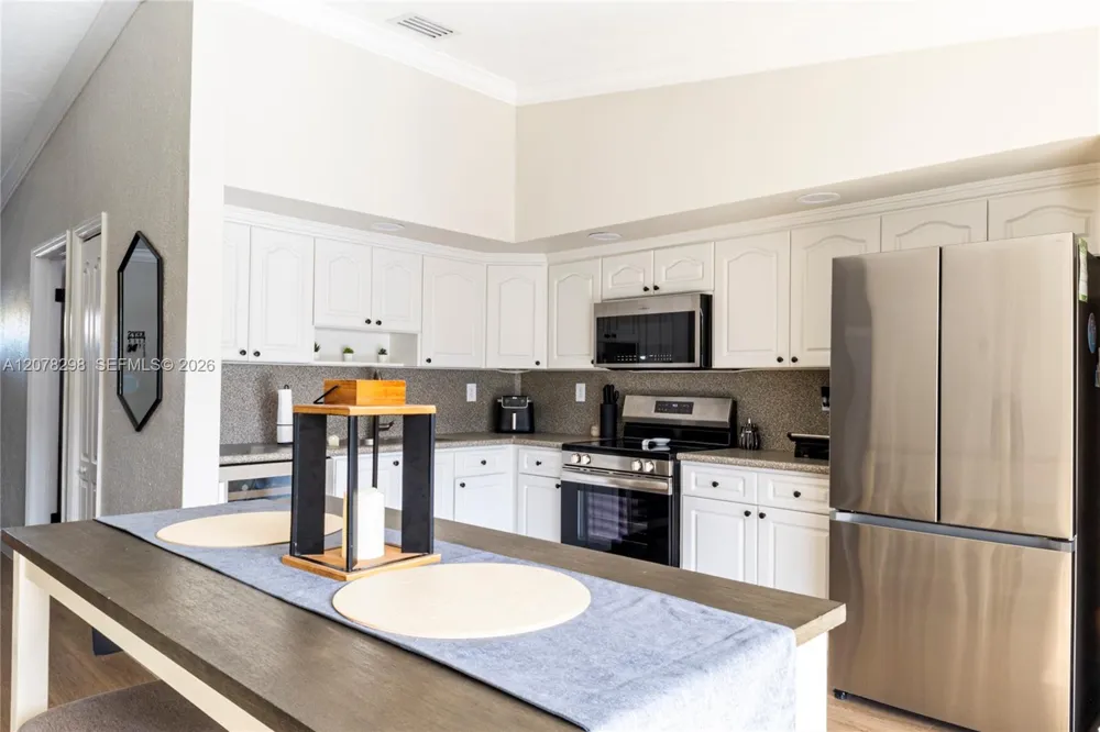 11900 SW 110th St Cir E Miami, FL 33186