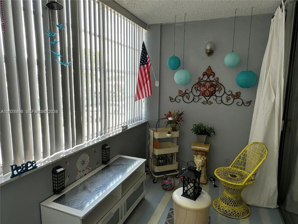 2741 Taft St #212 Hollywood, FL 33020