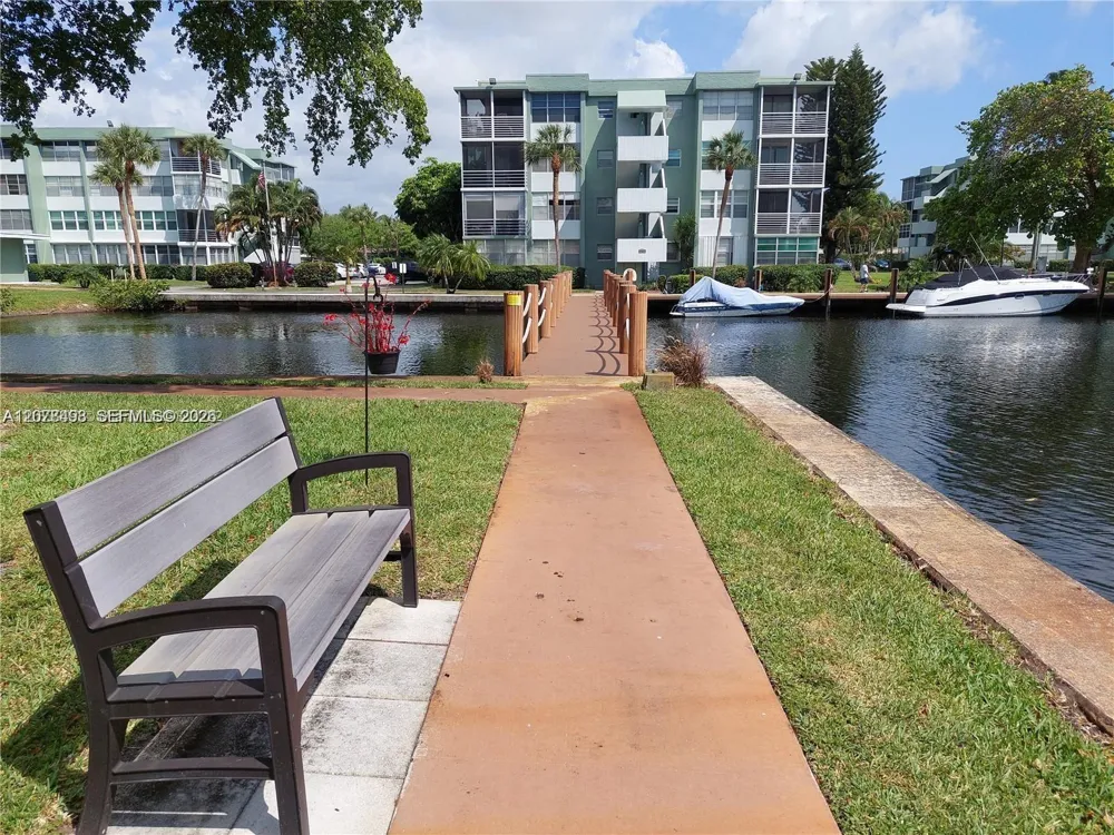 2741 Taft St #212 Hollywood, FL 33020