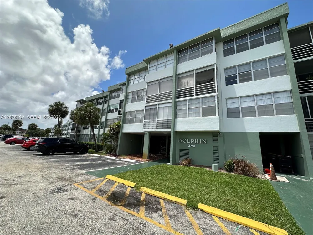 2741 Taft St #212 Hollywood, FL 33020