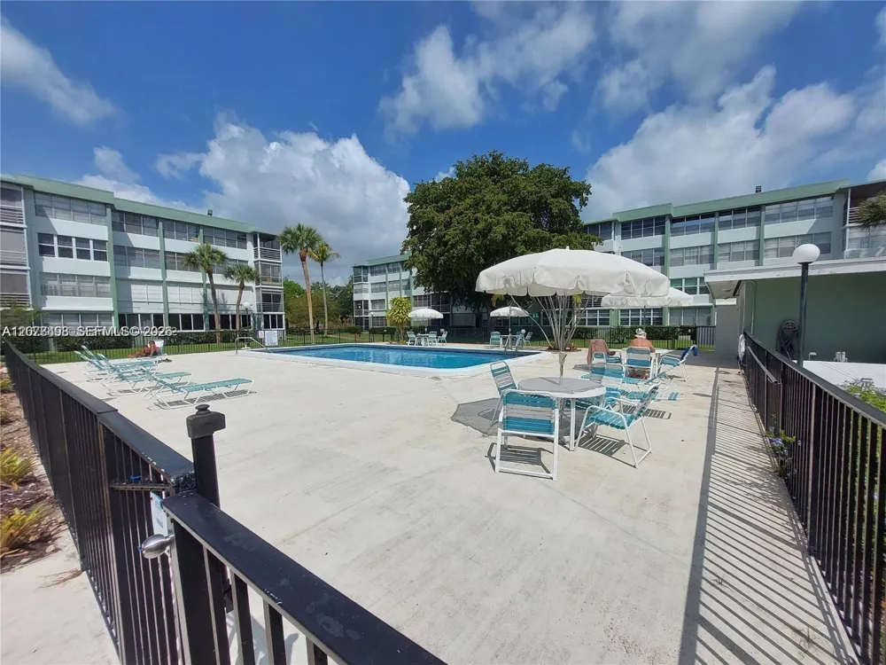 2741 Taft St #212 Hollywood, FL 33020