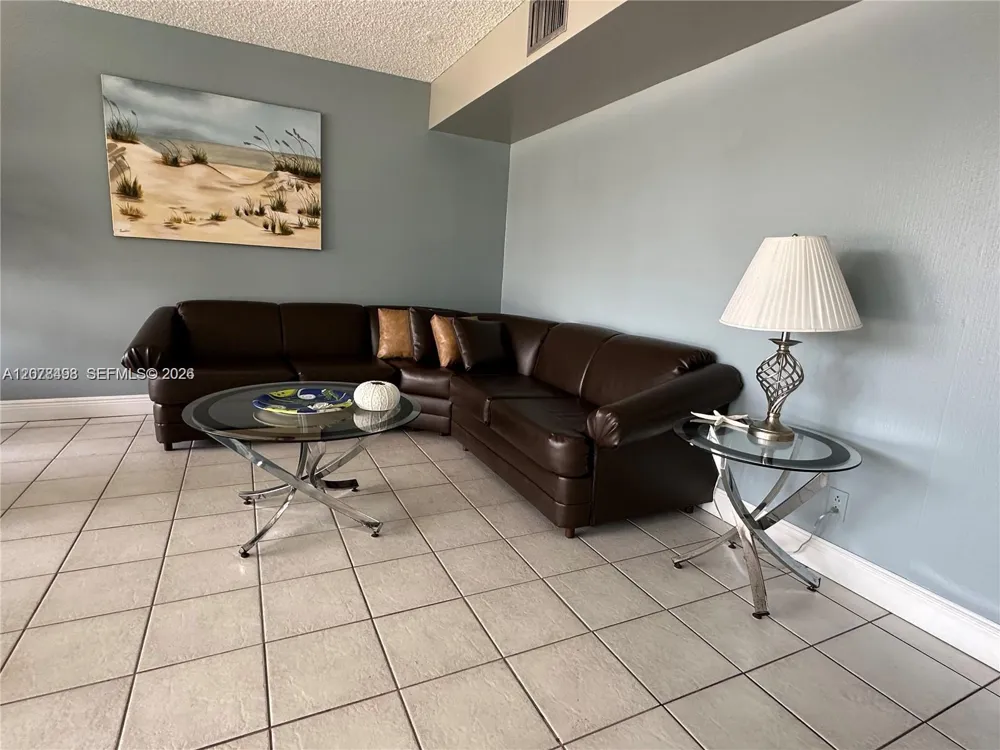 2741 Taft St #212 Hollywood, FL 33020