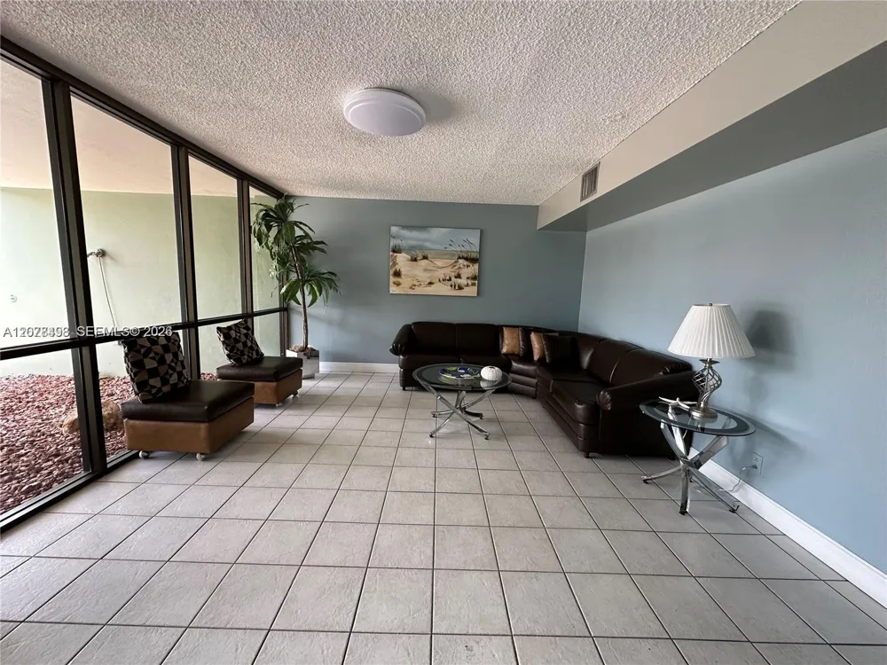 2741 Taft St #212 Hollywood, FL 33020