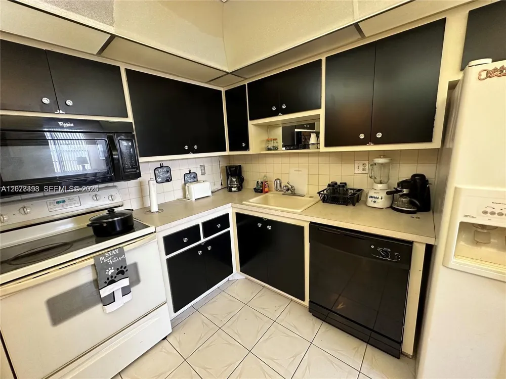 2741 Taft St #212 Hollywood, FL 33020