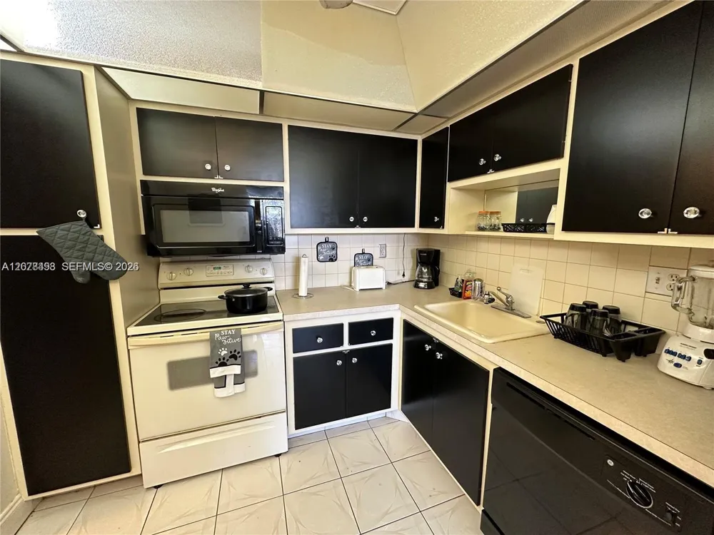 2741 Taft St #212 Hollywood, FL 33020