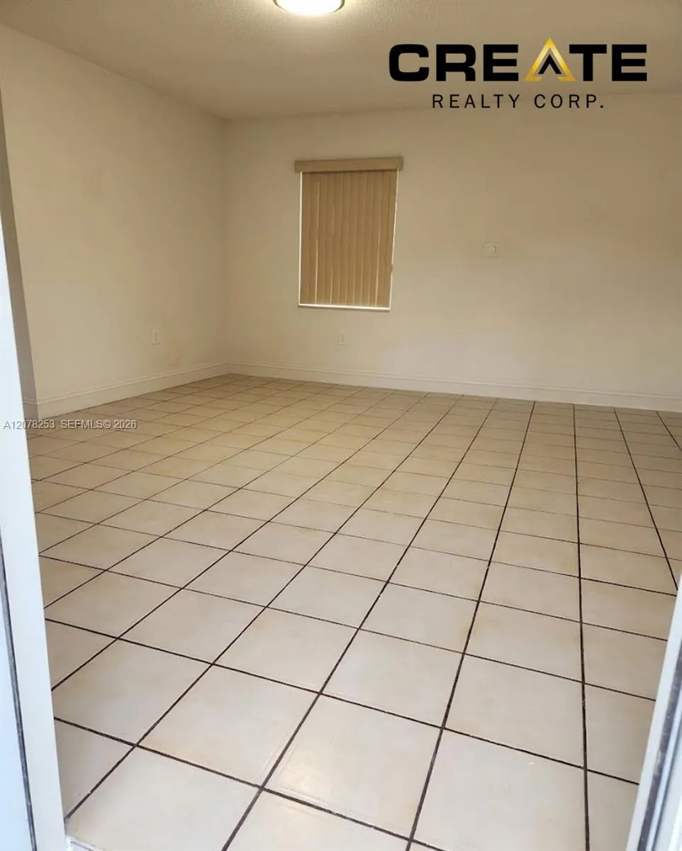 120 NW 18th Ave Miami, FL 33125