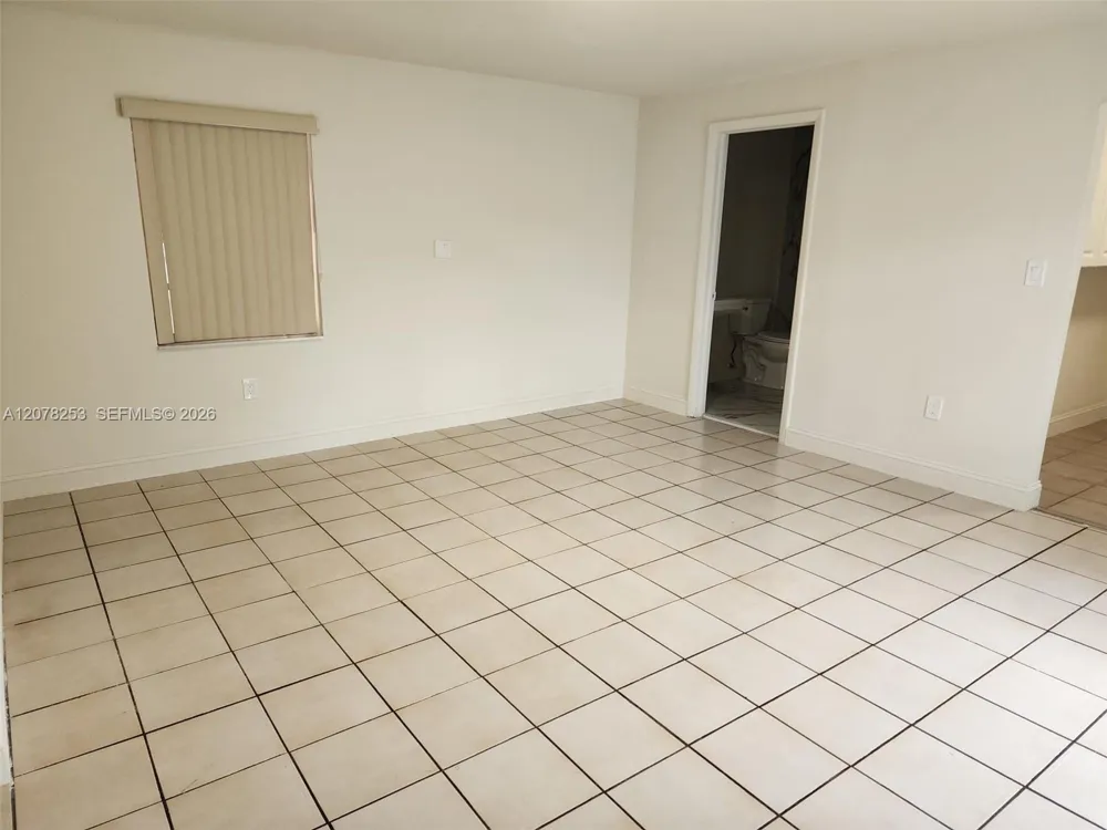 120 NW 18th Ave Miami, FL 33125