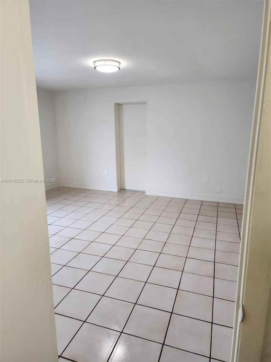 120 NW 18th Ave Miami, FL 33125