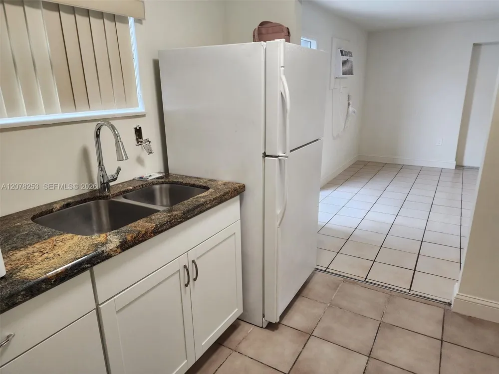 120 NW 18th Ave Miami, FL 33125