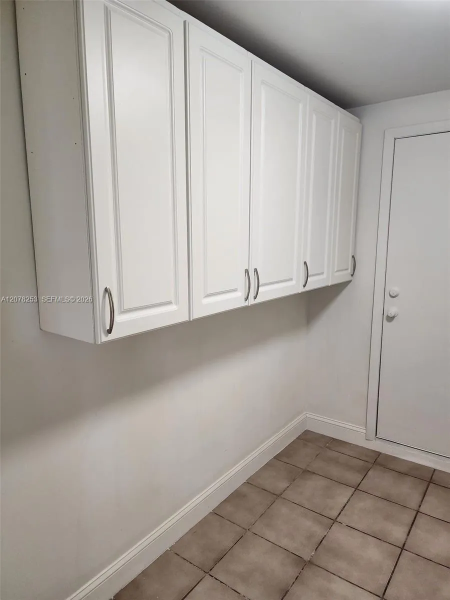 120 NW 18th Ave Miami, FL 33125