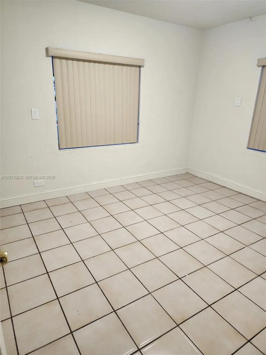 120 NW 18th Ave Miami, FL 33125