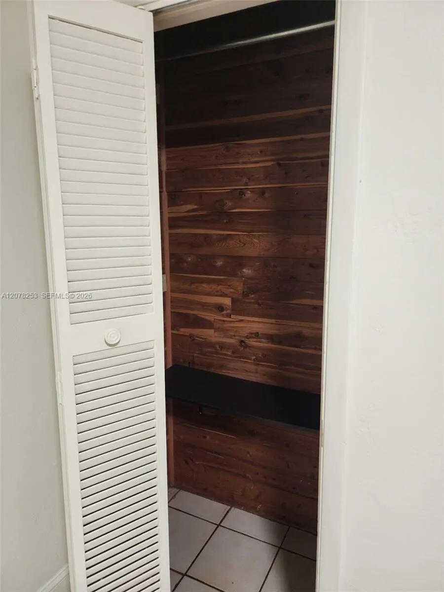120 NW 18th Ave Miami, FL 33125