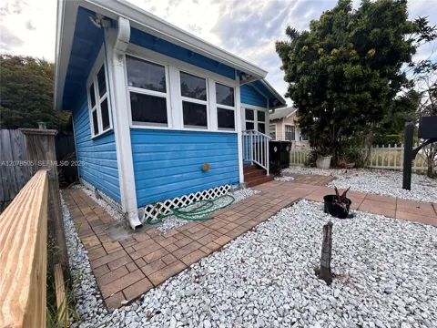 413 S K St