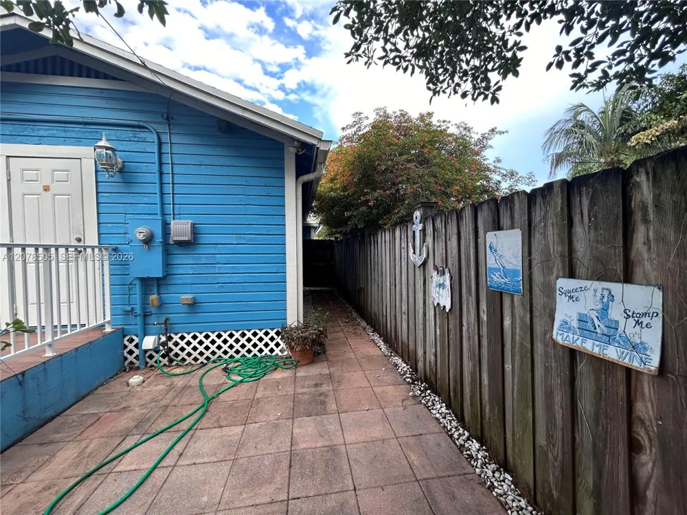 413 S K St Lake Worth, FL 33460