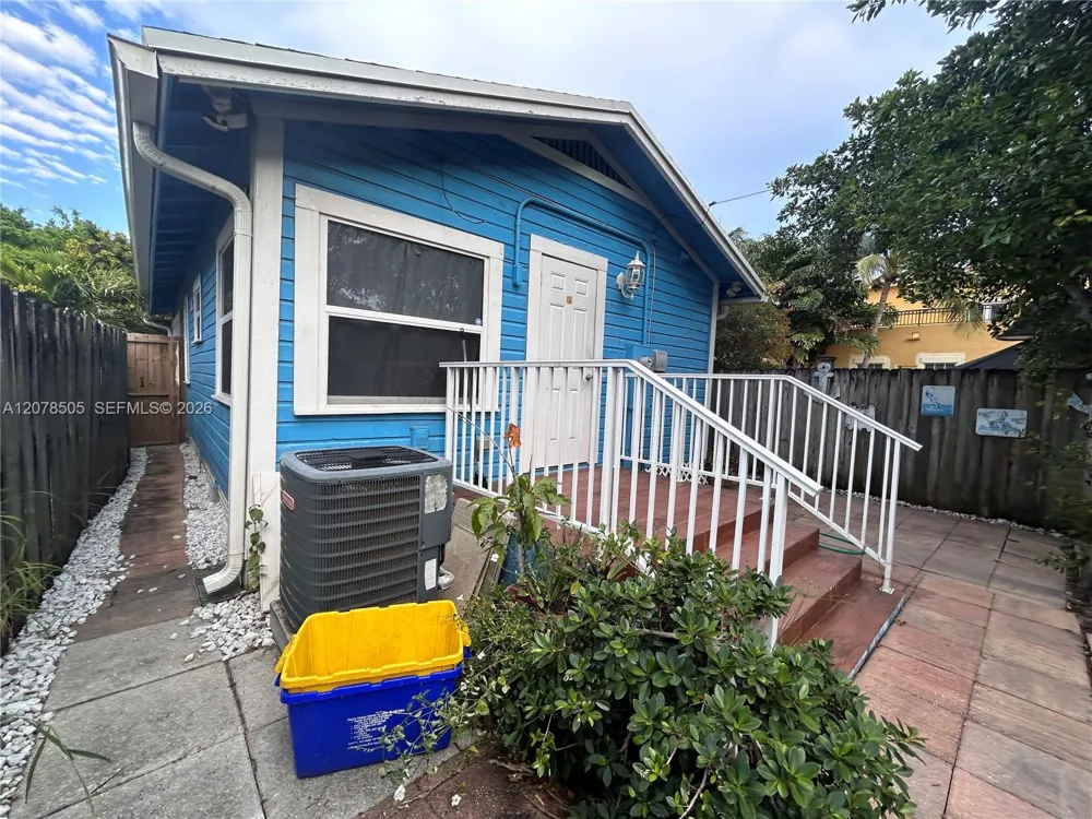 413 S K St Lake Worth, FL 33460