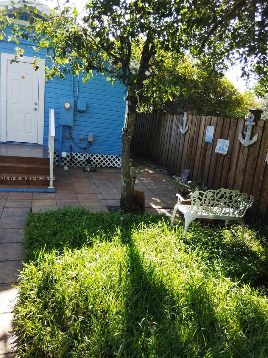 413 S K St Lake Worth, FL 33460