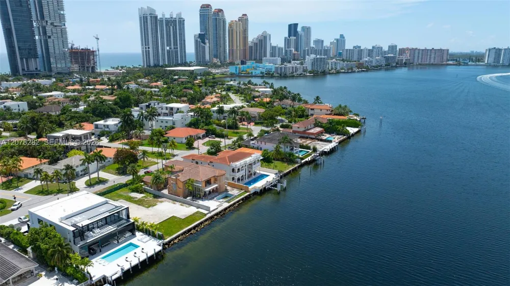 18970 Bay Rd Sunny Isles Beach, FL 33160