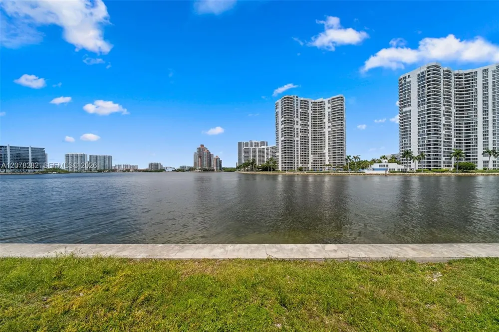 18970 Bay Rd Sunny Isles Beach, FL 33160