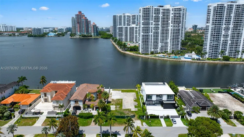 18970 Bay Rd Sunny Isles Beach, FL 33160