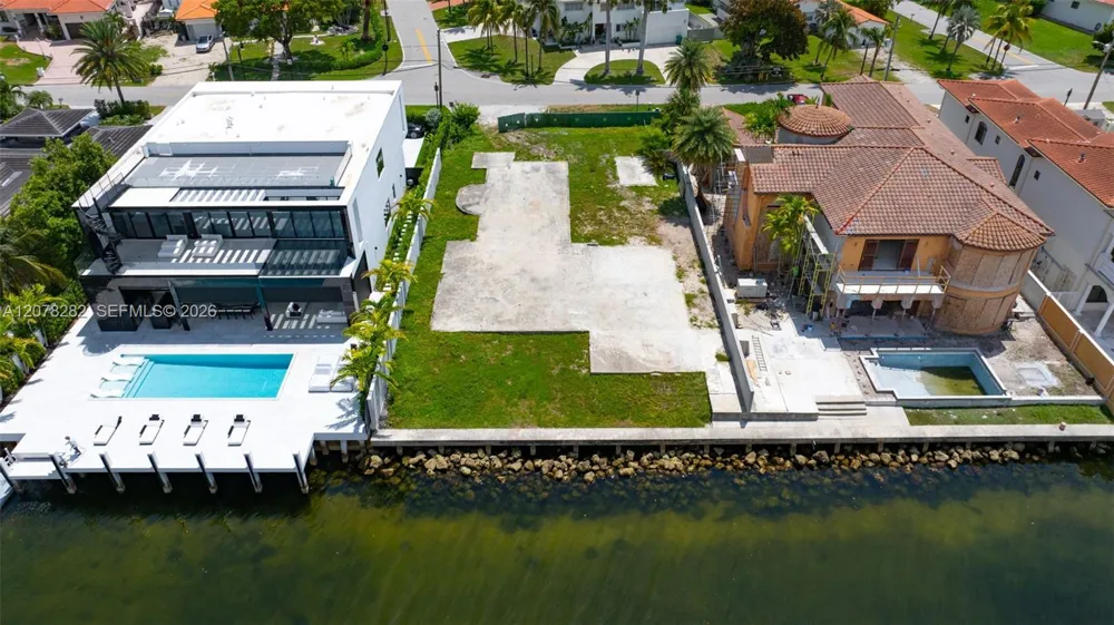 18970 Bay Rd Sunny Isles Beach, FL 33160