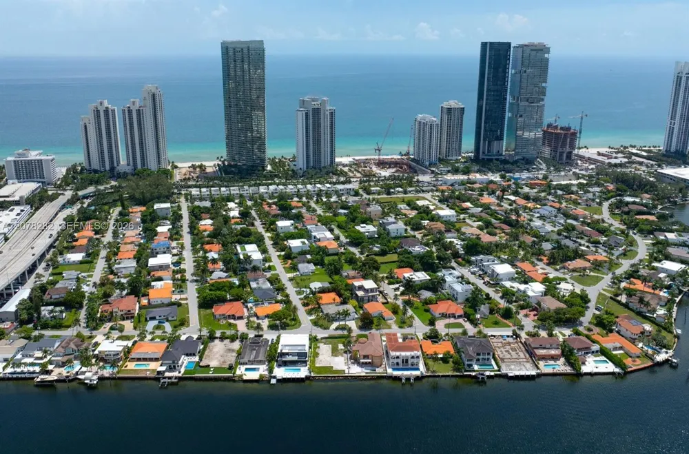18970 Bay Rd Sunny Isles Beach, FL 33160