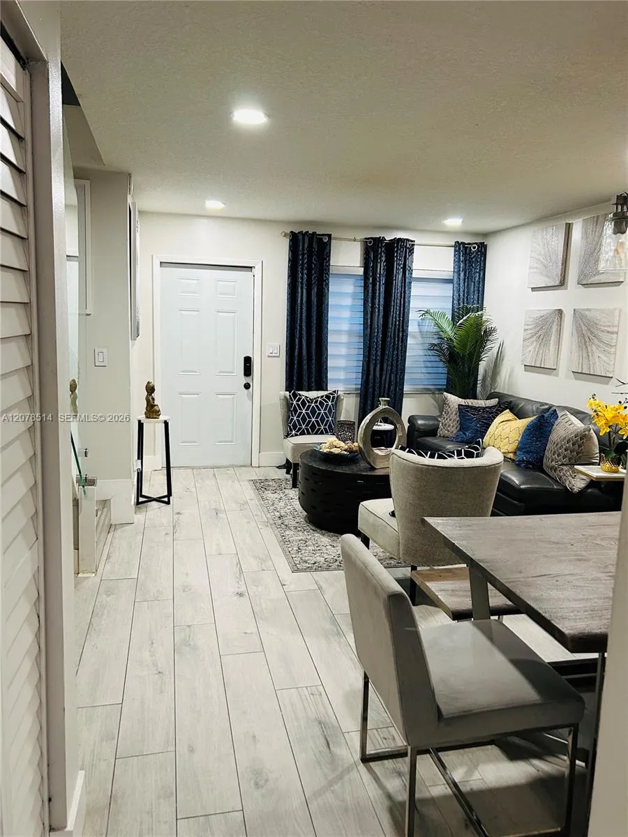 9835 Riverside Dr #7-39 Coral Springs, FL 33071