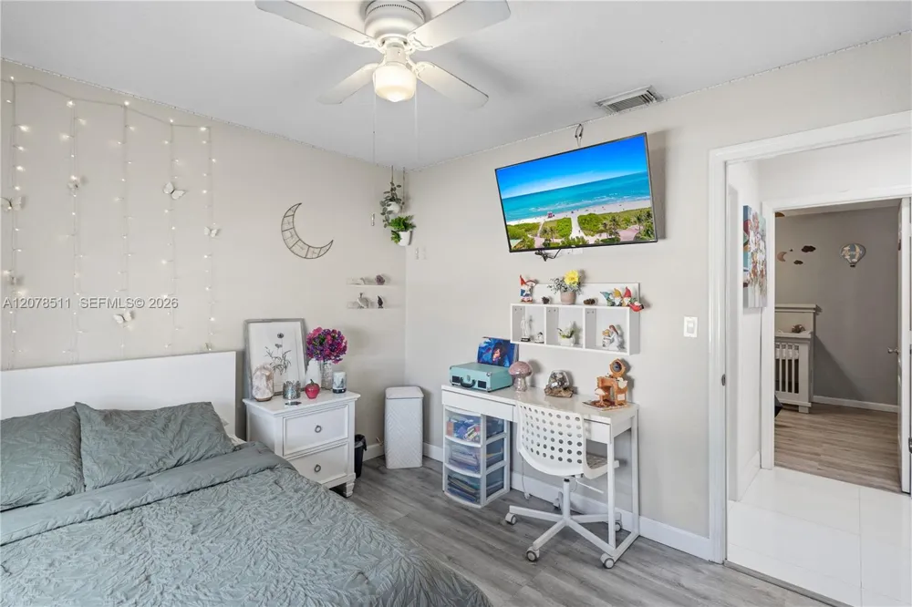 7456 W 34th Ln Hialeah, FL 33018
