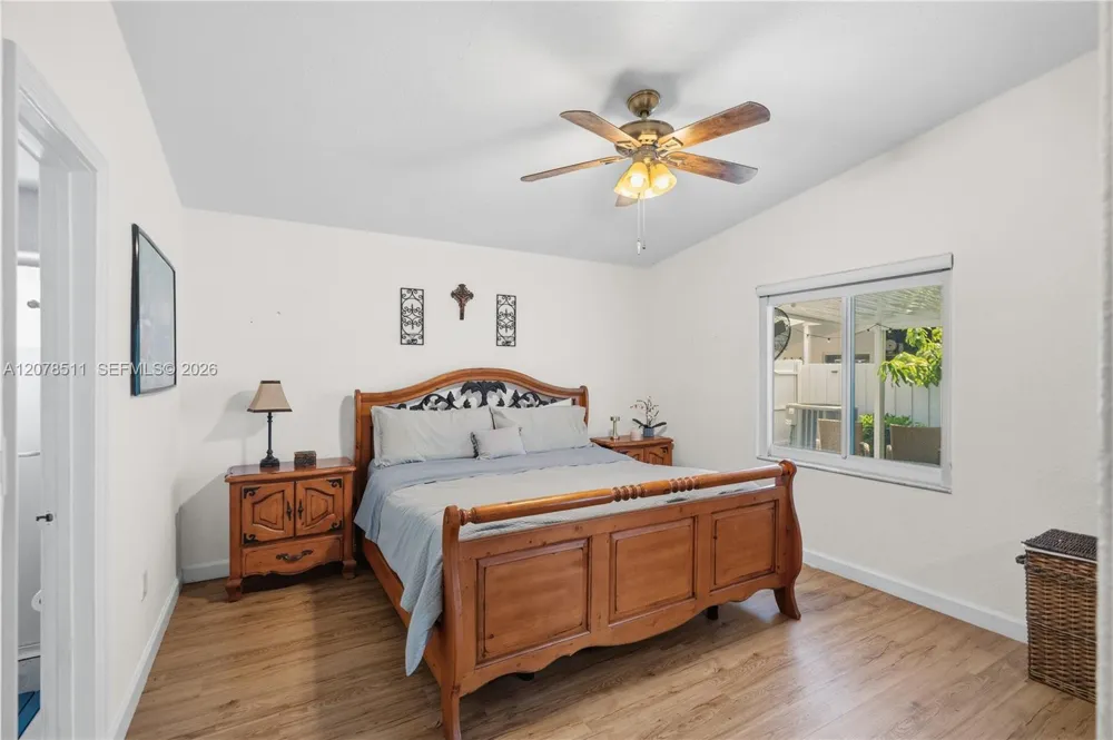 7456 W 34th Ln Hialeah, FL 33018
