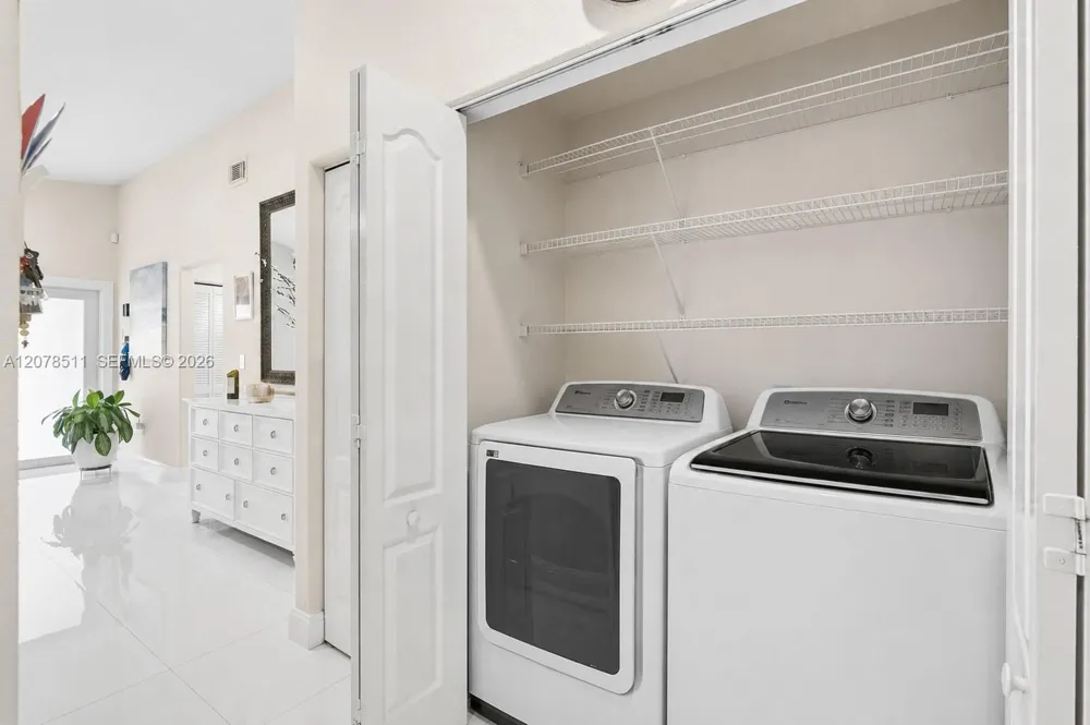 7456 W 34th Ln Hialeah, FL 33018