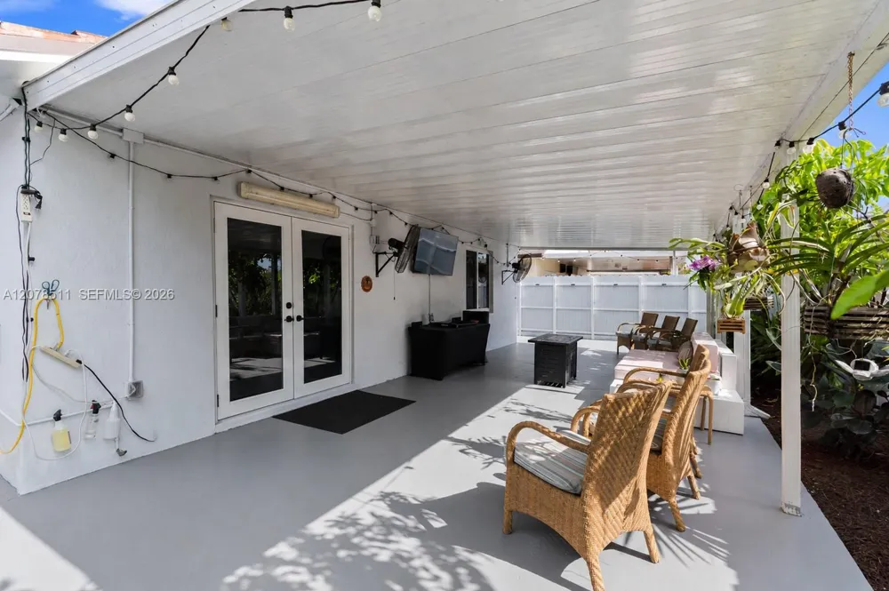 7456 W 34th Ln Hialeah, FL 33018