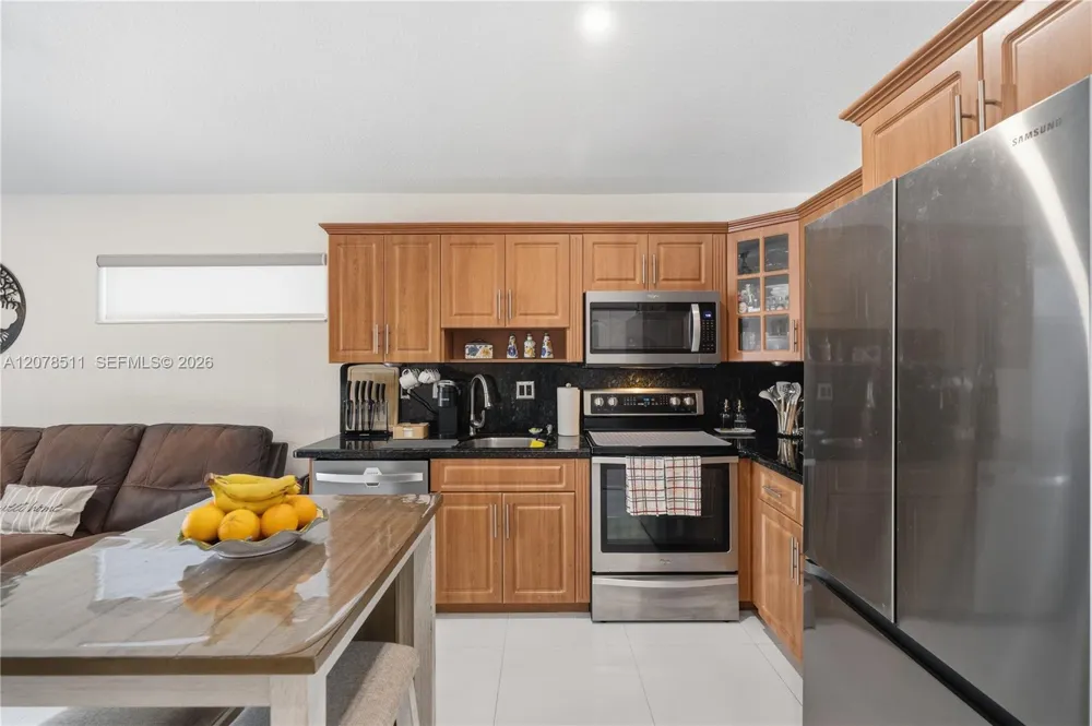 7456 W 34th Ln Hialeah, FL 33018