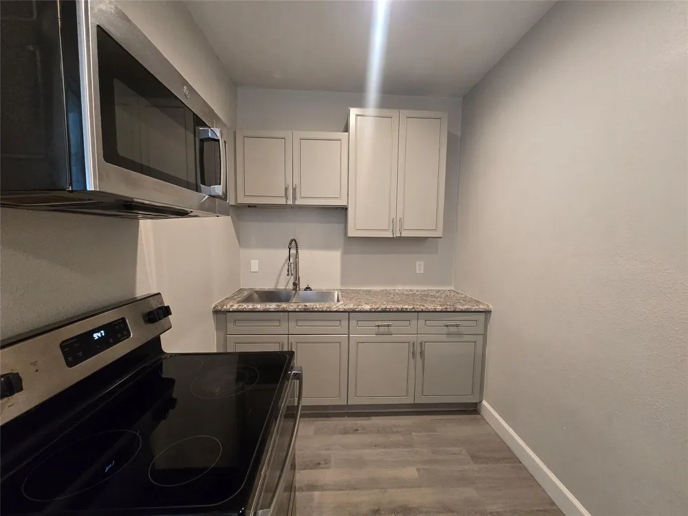 614 35th Street #3 Galveston, TX 77550