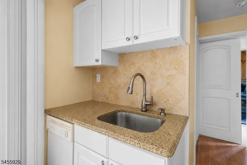 62 S Cherry Rd Jefferson, NJ 07849