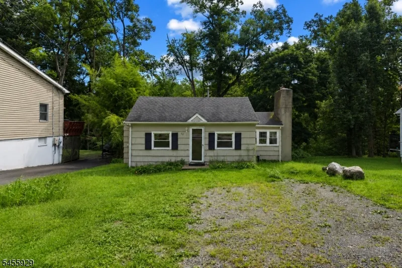 62 S Cherry Rd Jefferson, NJ 07849