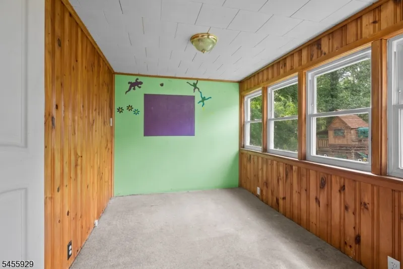 62 S Cherry Rd Jefferson, NJ 07849