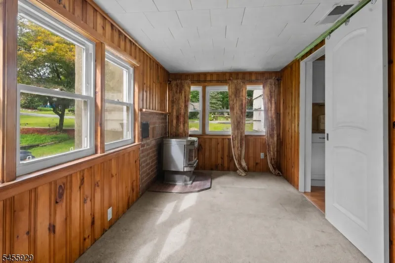 62 S Cherry Rd Jefferson, NJ 07849