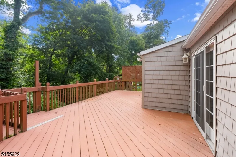 62 S Cherry Rd Jefferson, NJ 07849