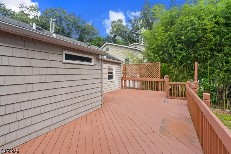 62 S Cherry Rd Jefferson, NJ 07849