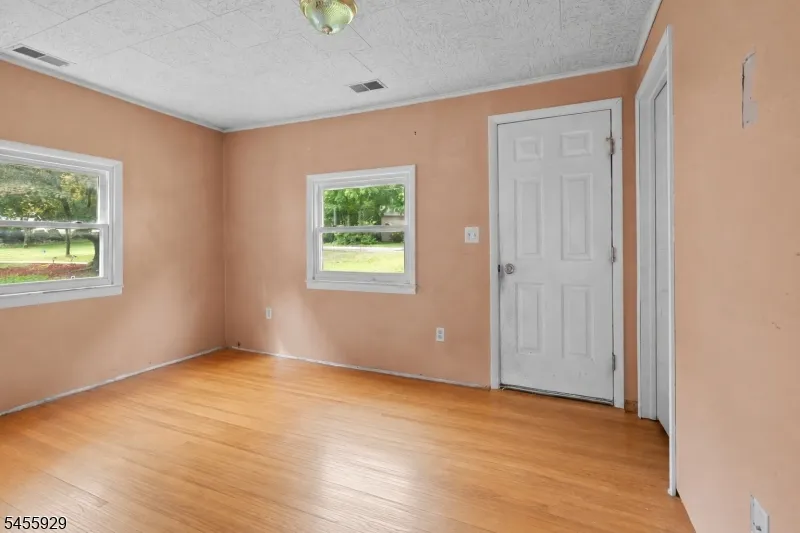 62 S Cherry Rd Jefferson, NJ 07849
